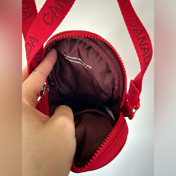 Lululemon TEAM CANADA 22 Future Legacy Crossbody Bag CRMS Crimson Red Like New - Picture 8 of 10